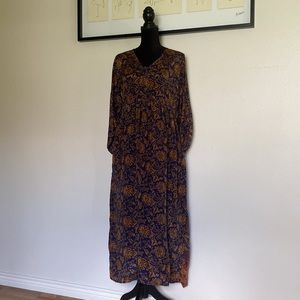Guru silk long sleeves maxi dress with pocket